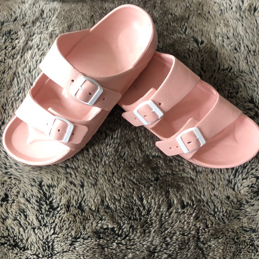 Foam sandals